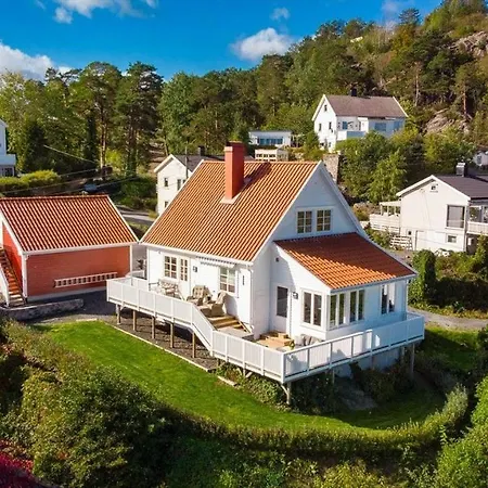 Villa 1 Almeveien *