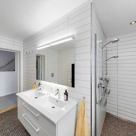 Villa 1 Almeveien Risør